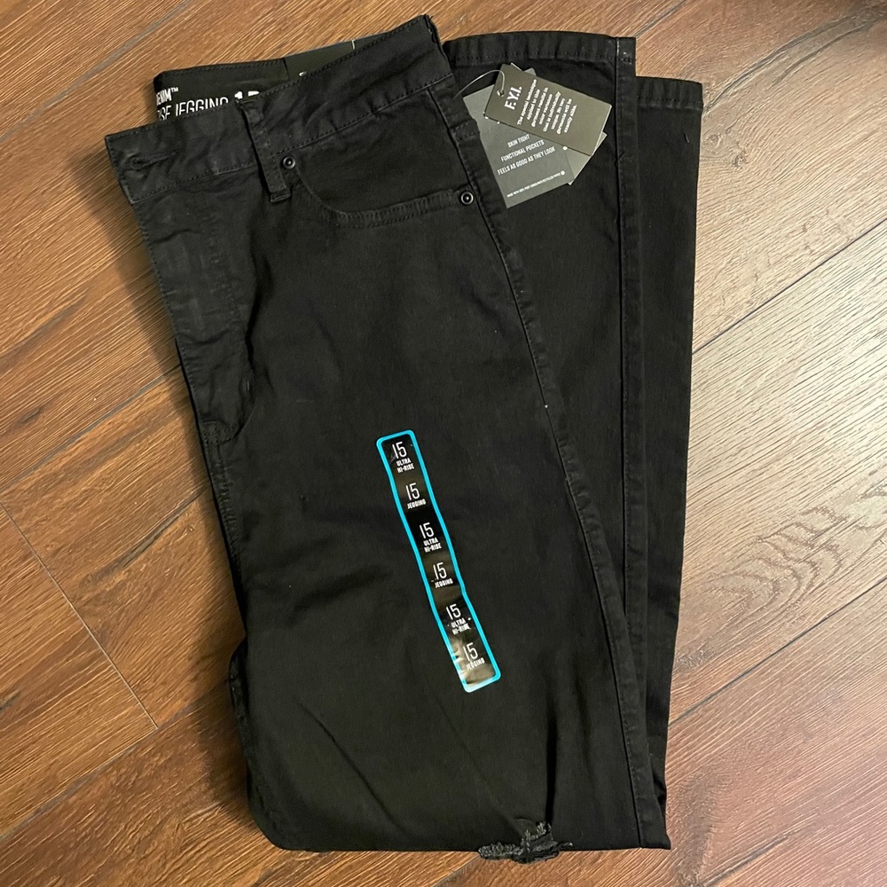 *NEW* Black skinny jeans